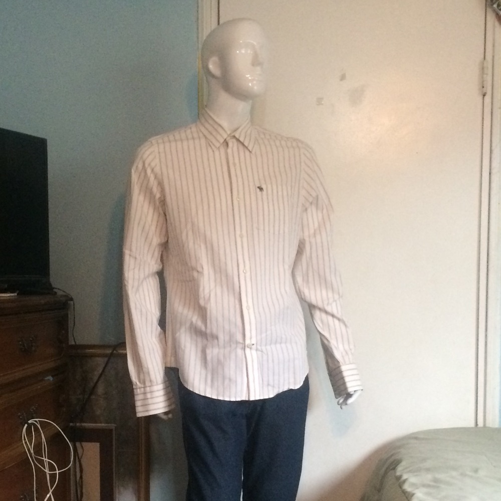 Long sleeve shirt.